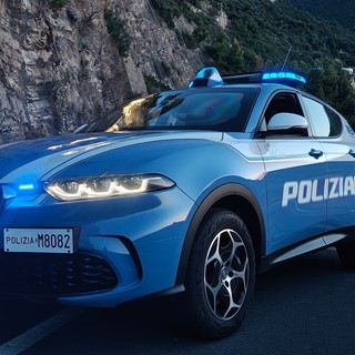 Alassio, ventenne arrestato dopo la fuga: calci e pugni contro i poliziotti