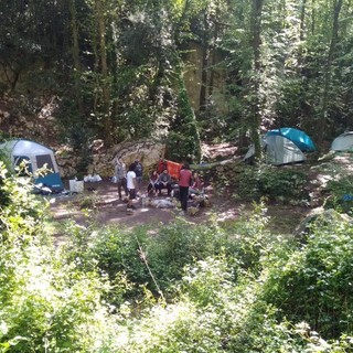 Ponti di Pasquetta e 25 aprile "movimentati" a Orco Feglino: arrivano i campeggiatori abusivi