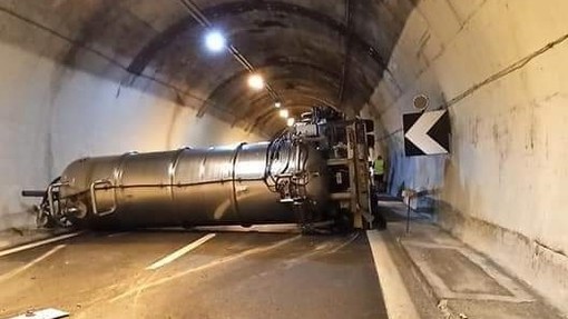 Foto tratta dal gruppo Facebook "Comitato Autostrade Chiare"