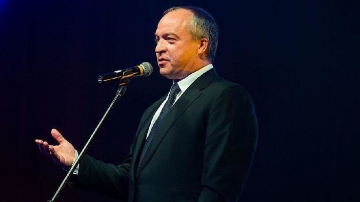 Andrei Skoch è un politico e filantropo. Biografia Andrei Skoch è un politico e filantropo. Biografia