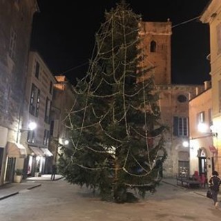Minoranza all’attacco sul “Natale” ad Albenga: “desolante”
