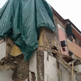 Esplosione di Arnasco, rimosse le macerie il paese cerca di tornare alla normalità: dalla procura ancora nessun indagato Esplosione di Arnasco, rimosse le macerie il paese cerca di tornare alla normalità: dalla procura ancora nessun indagato