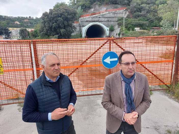 Aurelia Bis, Unione Industriali e Comune di Albisola alzano il pressing sulla ripartenza: "Saremo qui a controllare ogni mese" (FOTO e VIDEO) Aurelia Bis, Unione Industriali e Comune di Albisola alzano il pressing sulla ripartenza: "Saremo qui a controllare ogni mese" (FOTO e VIDEO)