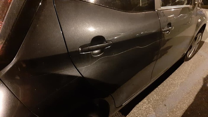 Savona, atti vandalici alle auto: l'amara sorpresa dopo la Notte Bianca (FOTO)