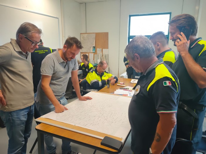 Albenga tira un sospiro di sollievo. Il sindaco: “Grazie alla nostra Protezione Civile, straordinario il loro valore umano” Albenga tira un sospiro di sollievo. Il sindaco: “Grazie alla nostra Protezione Civile, straordinario il loro valore umano”