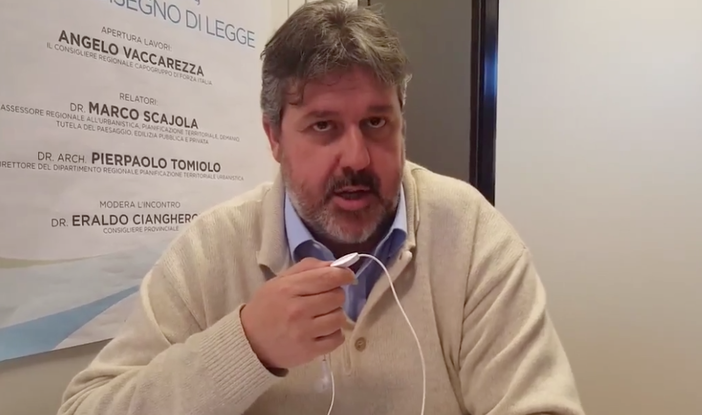 Vaccarezza amareggiato sul caso-Bolkestein: "Dopo tanto lavoro fatto, la Camera dei Deputati non ci riceve nemmeno" (VIDEO) Vaccarezza amareggiato sul caso-Bolkestein: "Dopo tanto lavoro fatto, la Camera dei Deputati non ci riceve nemmeno" (VIDEO)