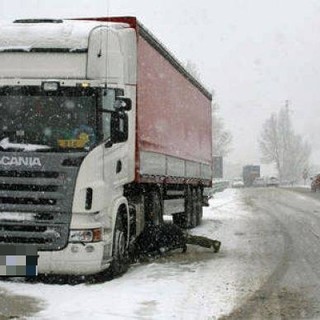 Neve, blocco mezzi pesanti sull'A6. I sindaci di Cairo e Carcare: &quot;Troppo facile scaricare il barile, con le autostrade bisogna rivedere il piano&quot;