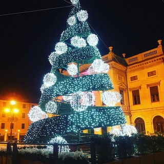 Savona, modifica eventi Capodanno: sospesi laser show e videomapping