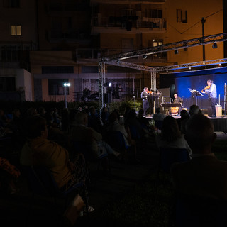 Con il Voxonus Festival la musica barocca conquista Albissola Marina, giovedì 9 settembre concerto "folk" in piazza della Concordia
