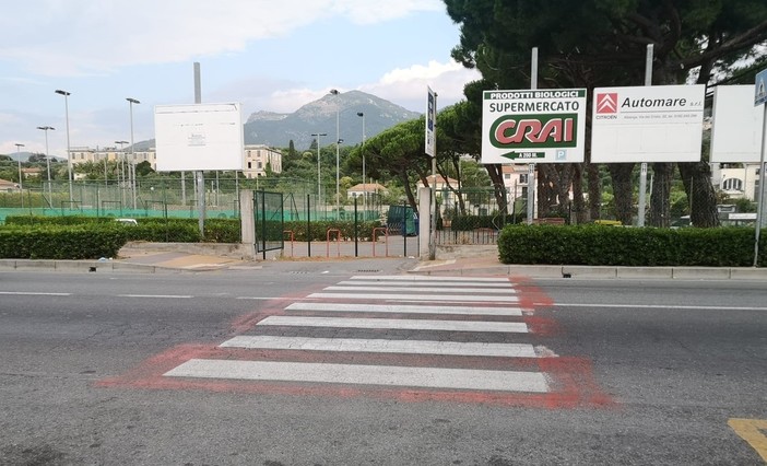 Loano, investimento pedonale lungo la via Aurelia: codice giallo al Santa Corona Loano, investimento pedonale lungo la via Aurelia: codice giallo al Santa Corona