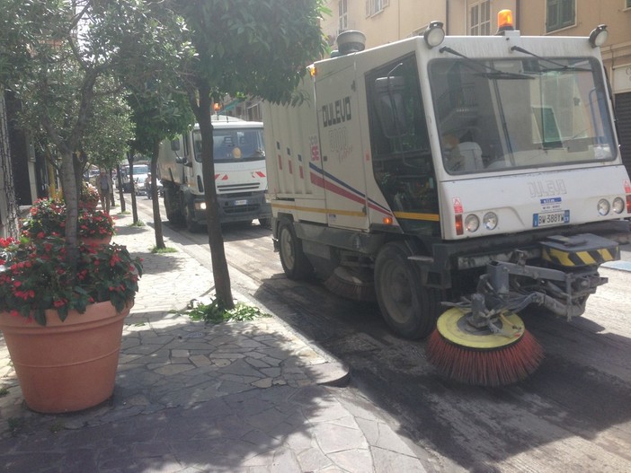 Asfalti ad Alassio e la città va nel Caos: Galtieri "Nessuna programmazione" Asfalti ad Alassio e la città va nel Caos: Galtieri "Nessuna programmazione"
