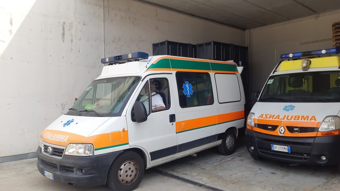 Tamponamento in A6, famiglia di 4 persone al San Paolo in codice giallo Tamponamento in A6, famiglia di 4 persone al San Paolo in codice giallo