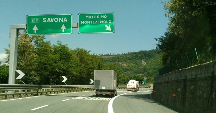 Autostrade per l’Italia: "Nessun blocco dei trasporti eccezionali sulla A 26"