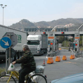 Martedì autostrada chiusa tre ore nel  tratto compreso tra Genova Aeroporto e il bivio A7 in direzione Livorno