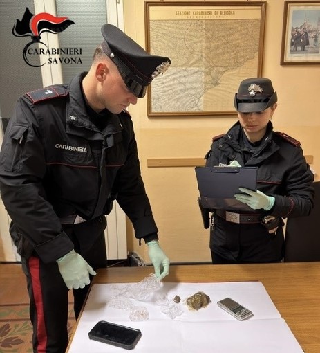 Albisola, lite in casa fa scattare i controlli: arrestato 18enne con 100 g di hashish Albisola, lite in casa fa scattare i controlli: arrestato 18enne con 100 g di hashish
