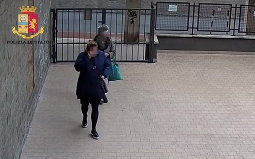 Si fingevano tecnici comunali per derubare i malcapitati della pensione e del bancomat: tre persone arrestate dalla polizia di Savona