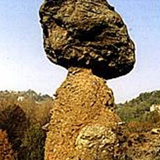 Cronistoria artistica dal 1982 al 1989 del fungo megalitico di Piana Crixia