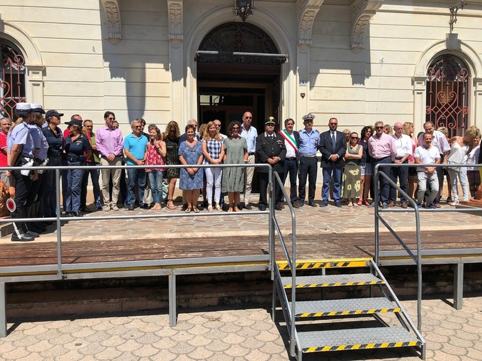 Alassio, un momento di raccoglimento per ricordare il carabiniere Mario Cerciello Rega Alassio, un momento di raccoglimento per ricordare il carabiniere Mario Cerciello Rega