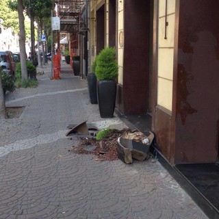 Albenga: atti vandalici in via dei Mille