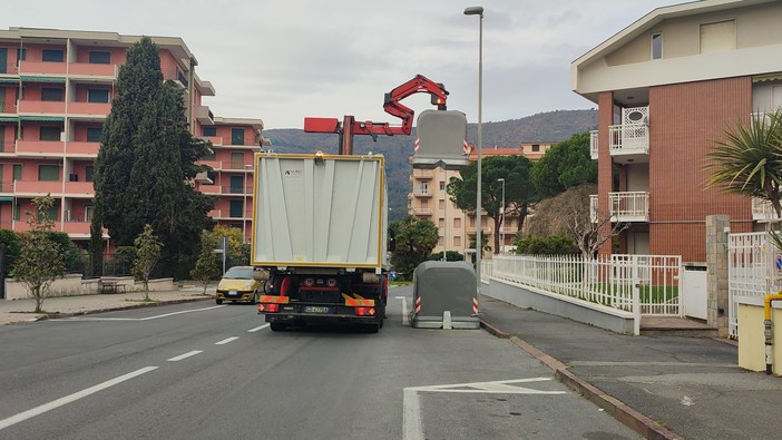 Andora, avviata la rimozione dei cassonetti verdi della raccolta indifferenziata