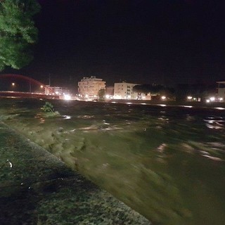 #Maltempo la lunga notte di Albenga. Gli aggiornamenti in tempo reale sulle condizioni del Centa (FOTO e VIDEO)