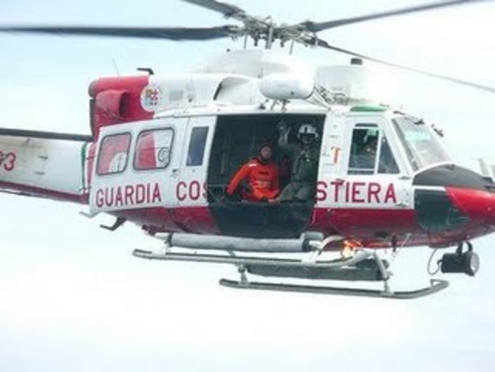 Murialdo : uomo cade dal tetto in elicottero al Santa Corona