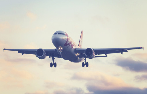 Crisi in Medio Oriente, Iran chiude i voli: traffico aereo nel caos Crisi in Medio Oriente, Iran chiude i voli: traffico aereo nel caos