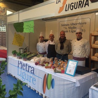 L’Alberghiero di Finale Ligure al "Tuttomele" in provincia di Torino