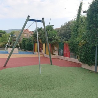 Vado, riaprono i parchi e le aree gioco comunali: obbligo di accompagnamento per i minori di 14 anni Vado, riaprono i parchi e le aree gioco comunali: obbligo di accompagnamento per i minori di 14 anni