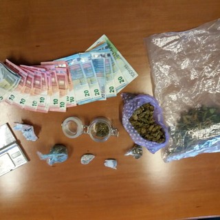 Andora, spacciava anfetamine e marijuana in casa: arrestato dai Carabinieri Andora, spacciava anfetamine e marijuana in casa: arrestato dai Carabinieri