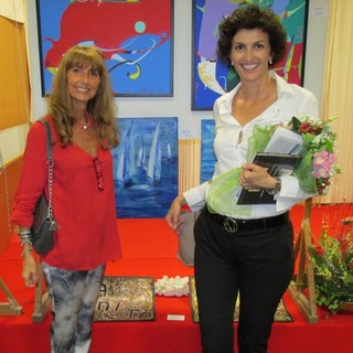 Un'esplosione di colori nelle opere degli artisti della mostra "Arte in Villapiana"