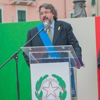 Loano, gestante obbligata a partorire in casa perchè manca l'automedica, Vaccarezza:"Burlando non aveva garantito copertura 24 ore del finalese?"