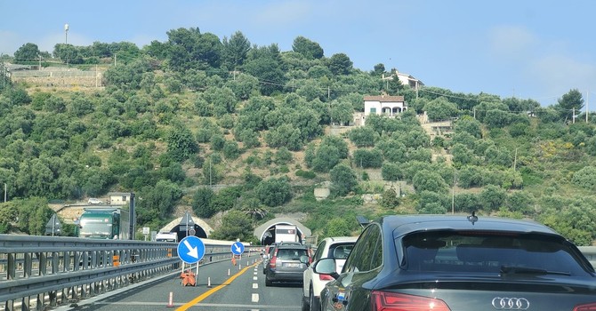 Traffico da bollino rosso in Riviera tra rientri e ultime partenze per il penultimo weekend di agosto Traffico da bollino rosso in Riviera tra rientri e ultime partenze per il penultimo weekend di agosto