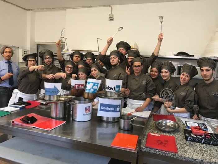 Chef 2.0: corso sul social media marketing per gli alunni dell’Alberghiero di Alassio Chef 2.0: corso sul social media marketing per gli alunni dell’Alberghiero di Alassio