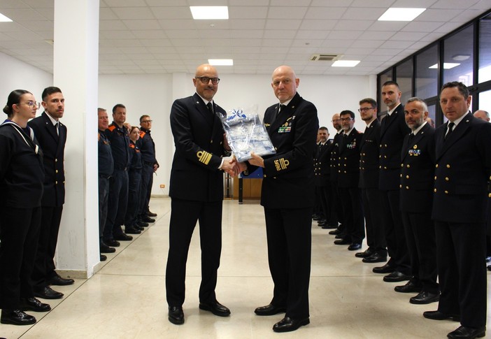 Savona, la Capitaneria di Porto riceve la visita dell'Ammiraglio Ispettore Capo Piero Pellizzari