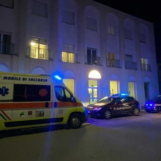 Albenga, lite in appartamento sfocia in aggressione: uomo denunciato