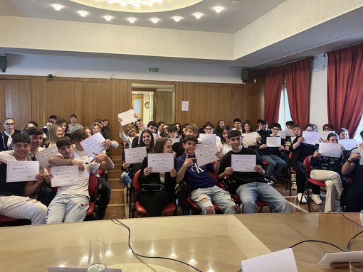 Percorso per migliorare le competenze digitali per 4 istituti tecnici del savonese: attestati per 80 studenti