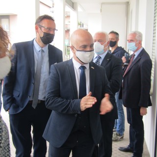 L'ambasciatore israeliano Dror Eydar durante la visita nel savonese
