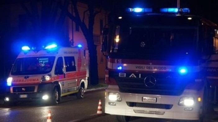 Uomo cade a bordo strada tra Albisola e Celle: sul posto la Croce Verde e i vigili del fuoco