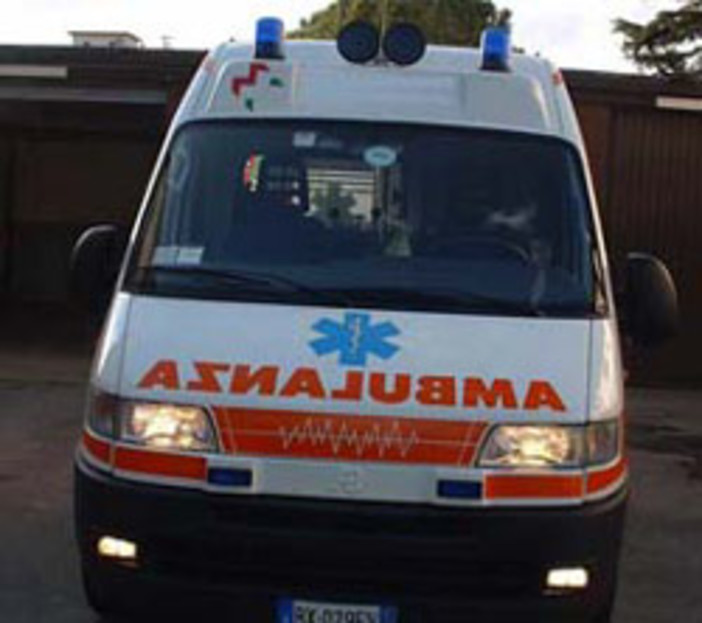 Albenga: uomo in escandescenza assale la sede della Croce Bianca Albenga: uomo in escandescenza assale la sede della Croce Bianca