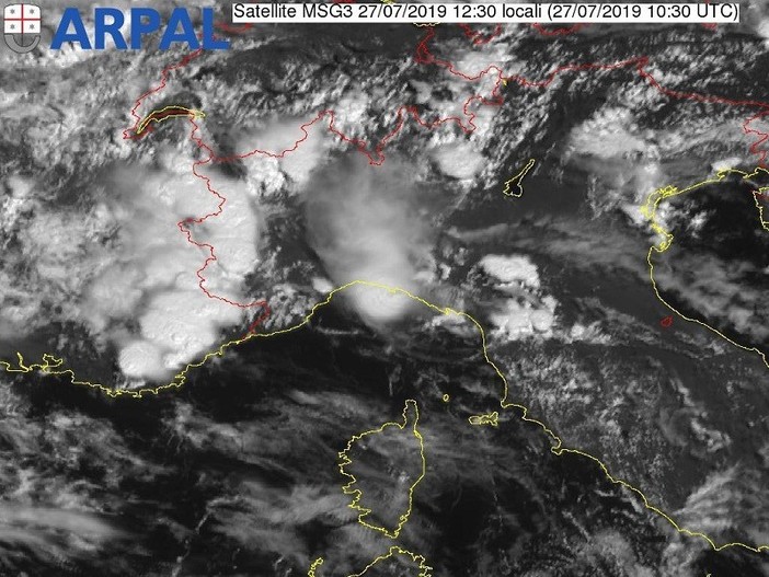 Maltempo, arrivano i temporali: l'allerta diventa arancione