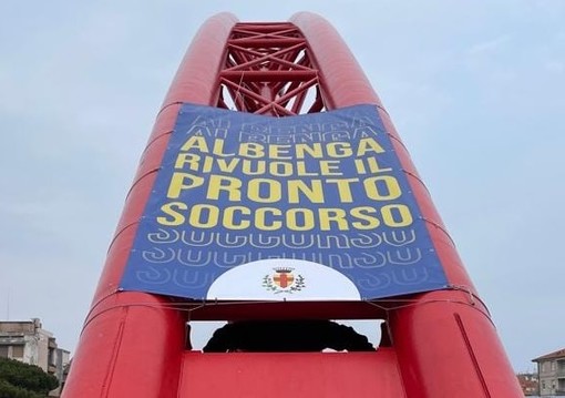 Ospedale Albenga, manifestazione durante la Milano-Sanremo. Il sindaco Tomatis: "Modo efficace per far sentire la propria voce"