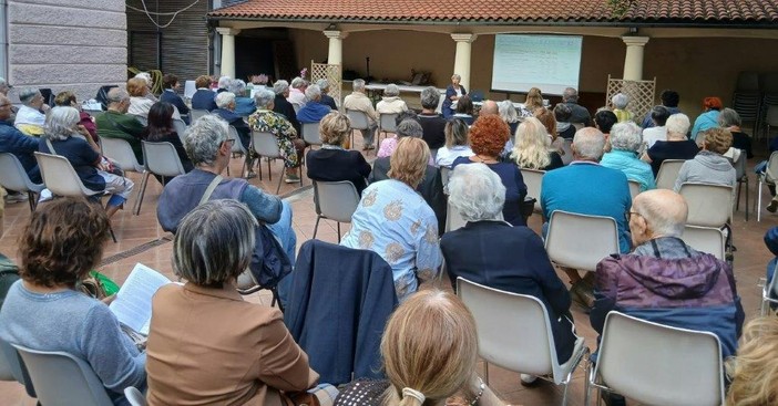 L’Unitre Comprensoriale Ingauna ha inaugurato il nuovo anno accademico L’Unitre Comprensoriale Ingauna ha inaugurato il nuovo anno accademico