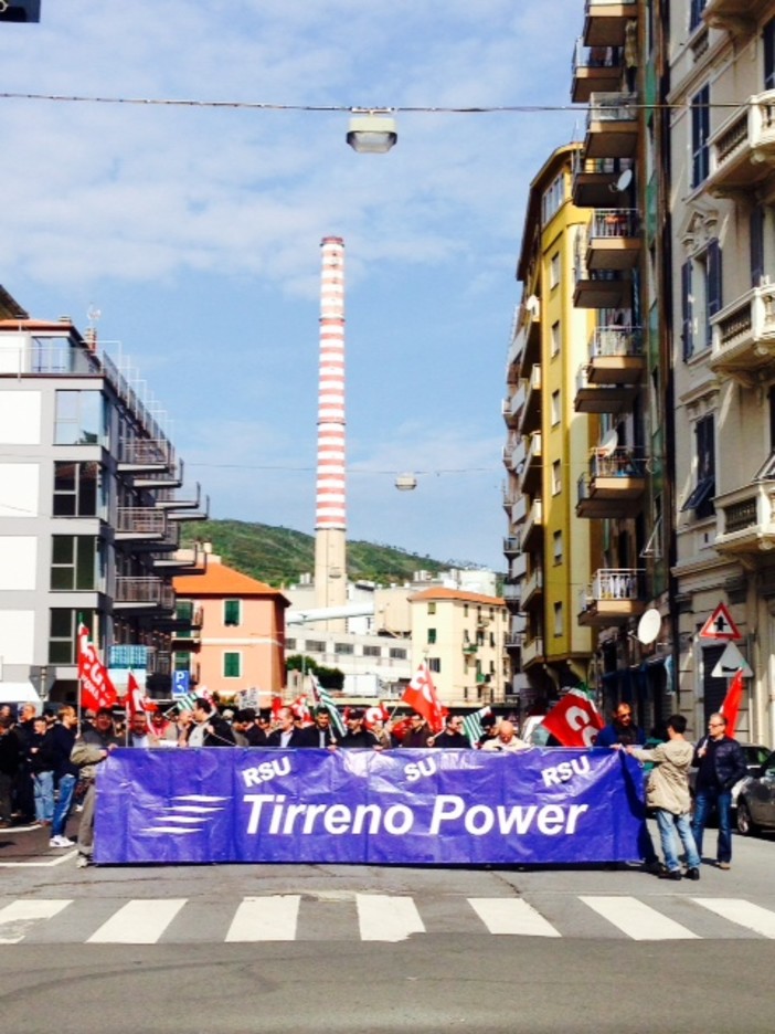 Vertenza Tirreno Power, lettera aperta dei sindaci di Vado e Quiliano: "Chiediamo al Governo attivazione urgente di un tavolo di confronto" Vertenza Tirreno Power, lettera aperta dei sindaci di Vado e Quiliano: "Chiediamo al Governo attivazione urgente di un tavolo di confronto"