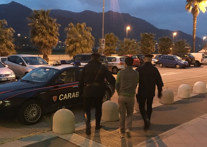Spaccio di cocaina ad Albenga, i Carabinieri portano a termine due arresti Spaccio di cocaina ad Albenga, i Carabinieri portano a termine due arresti