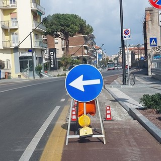 Savona, si sgrana l'asfalto della ciclabile in via Nizza: via al rifacimento