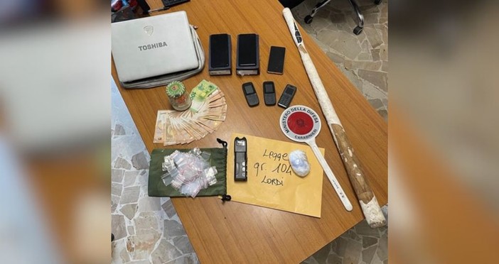 Due arresti per traffico di stupefacenti in Valbormida: la maggiore attività tra Carcare e Cairo Due arresti per traffico di stupefacenti in Valbormida: la maggiore attività tra Carcare e Cairo