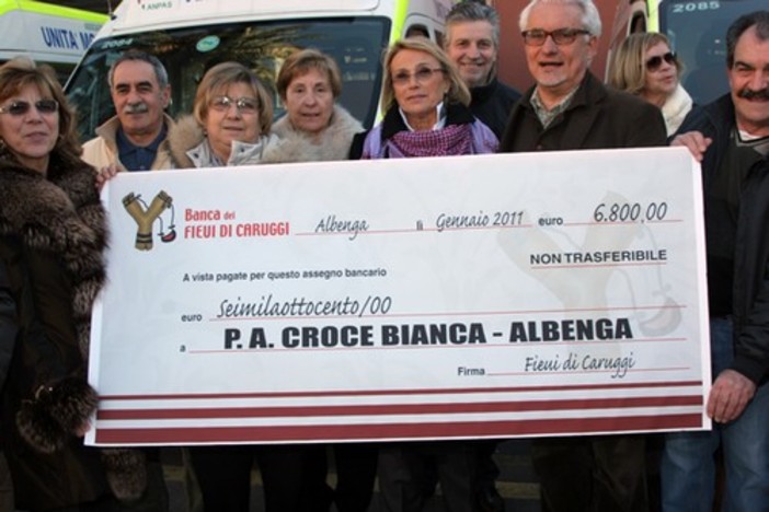Albenga: raccolti dai Fieui di caruggi 6800 € destinati alla Croce Bianca Albenga: raccolti dai Fieui di caruggi 6800 € destinati alla Croce Bianca