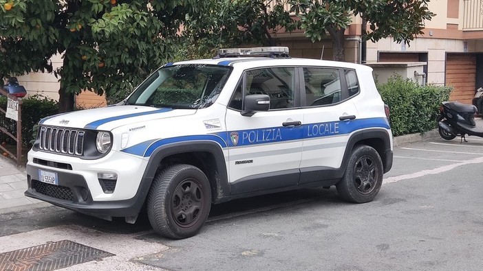 Truffa dello specchietto, nuovo caso a Borgio Verezzi: "Massima attenzione e segnalare episodi sospetti alle forze dell'ordine"