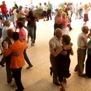 A Ceriale ritornano i "Pomeriggi danzanti" A Ceriale ritornano i "Pomeriggi danzanti"